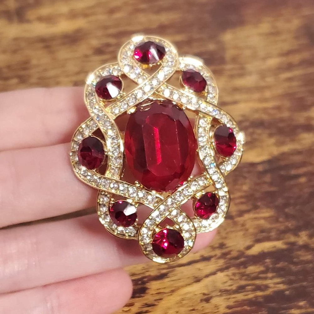 Gorgeous Classic Gothic Renaissance Style Red Clear Inlay Gold-Tone Brooch Pin